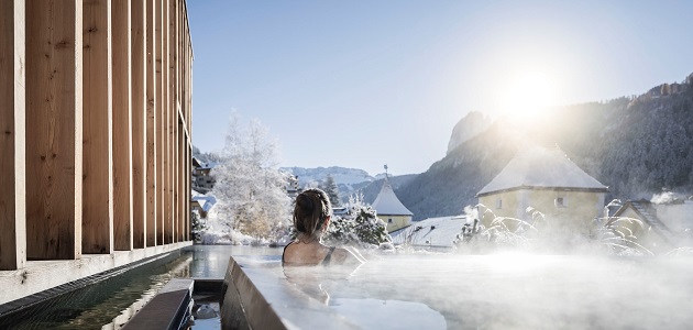 Ski, sun & relax in Val Gardena  3 notti all'ADLER Spa Resort DOLOMITI dal 02.04-07.04.2023 da 666,00 € a persona