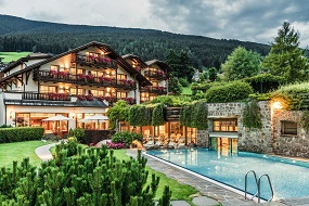 OFFERTE SPA IN MONTAGNA.  Spa panoramiche     Piscine interne ed esterne da favola     Escursioni, e-bike e tanto altro     Bambini Gratis 