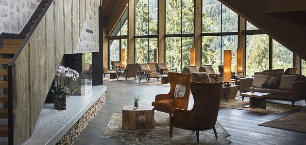 Autunno di benessere tra le Dolomiti. Il momento perfetto è adesso: per dedicarsi del tempo, per prendersi una pausa, per riconnettersi alla natura. Lefay Resort & SPA Dolomiti La invita nel poliedrico sogno della montagna con il nuovo pacchetto “Speciale Autunno”, in edizione limita e con speciali vantaggi.  A coloro che invece desiderano prendersi cura di anima e corpo, suggeriamo la proposta “Purificarsi in Montagna” che libera dallo stress e dalle tossine accumulate, retrodatando l’età biologica. 